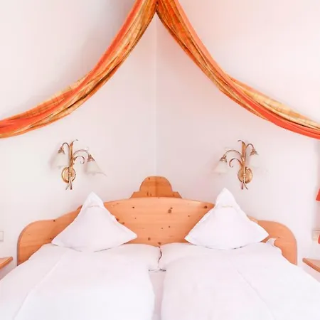Strobl Hotel